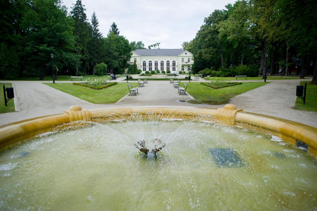 Edward Aparthotel Jelenia Gora Exterior photo