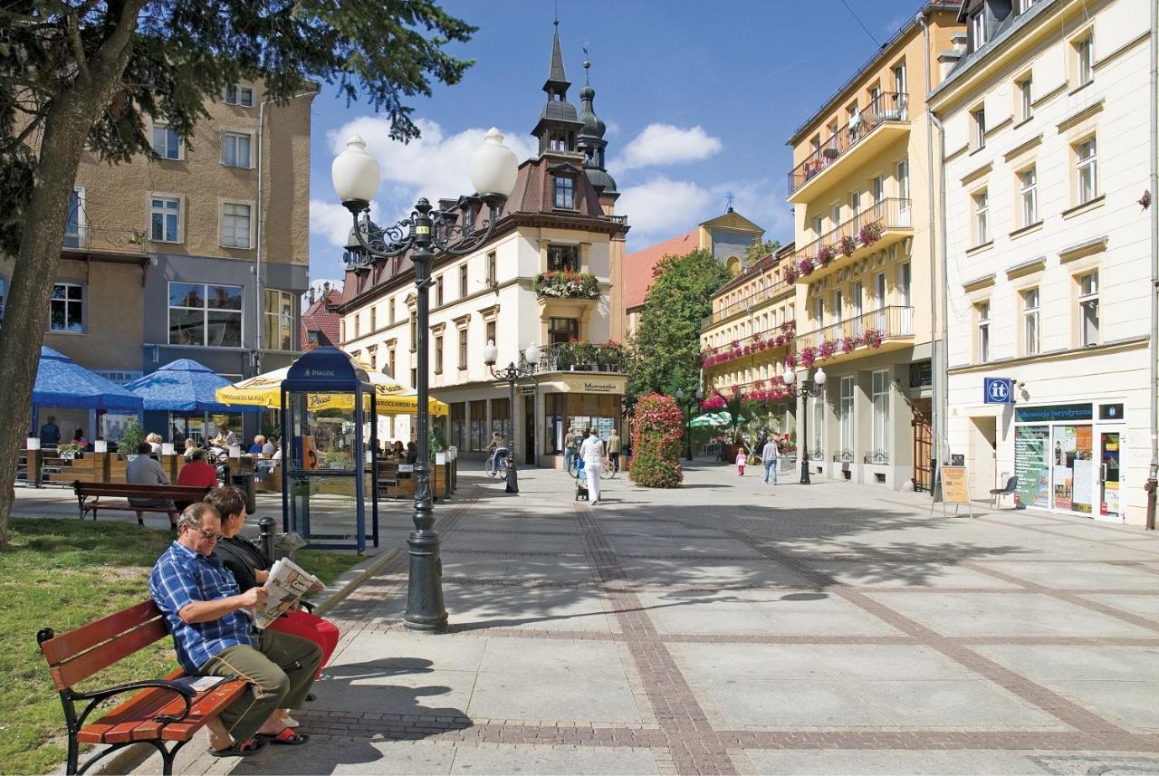 Edward Aparthotel Jelenia Gora Exterior photo