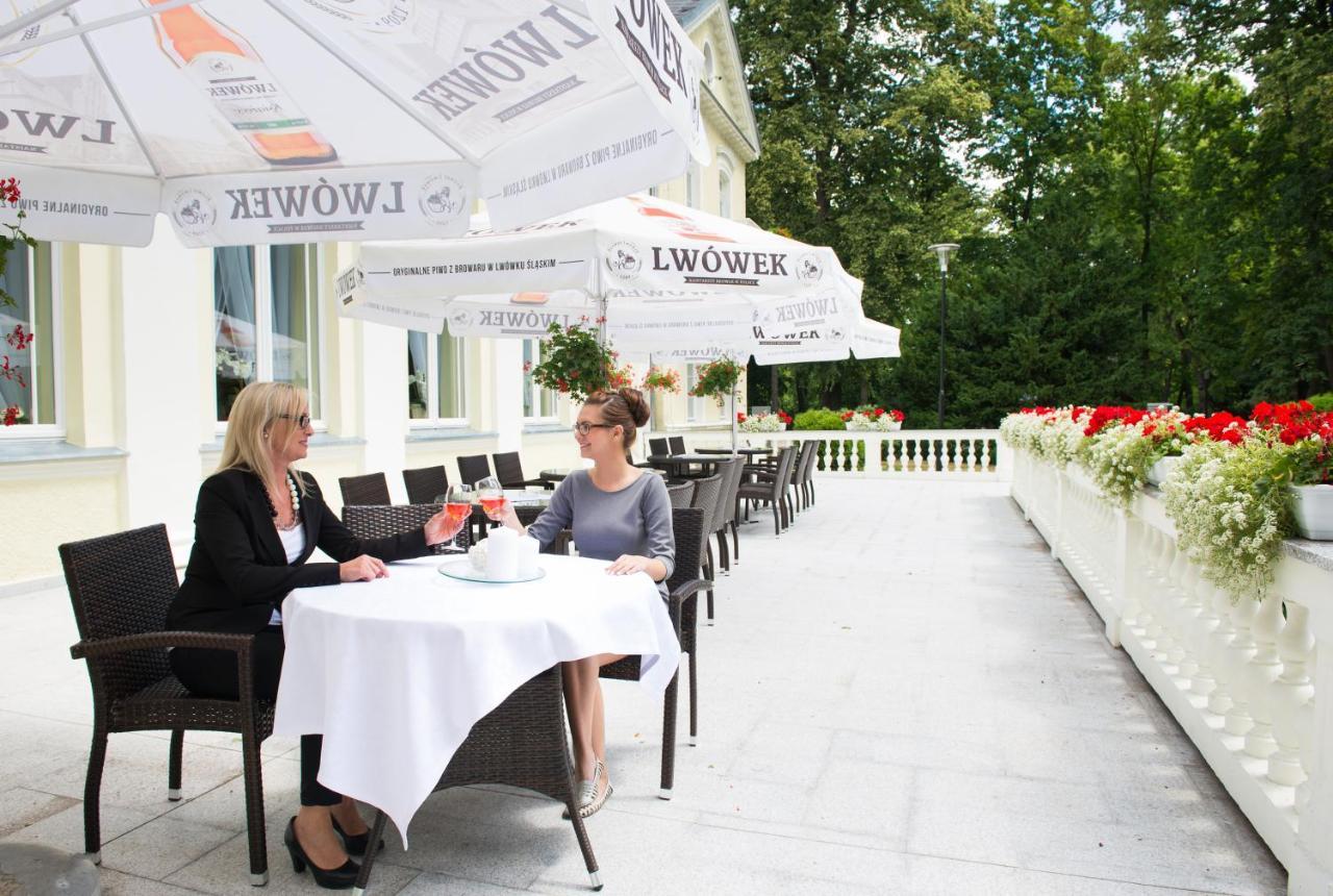 Edward Aparthotel Jelenia Gora Exterior photo